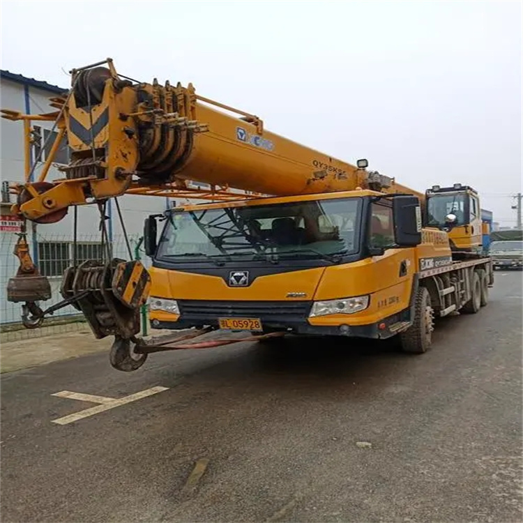 青山吊车出租保险：全面覆盖，安全无忧