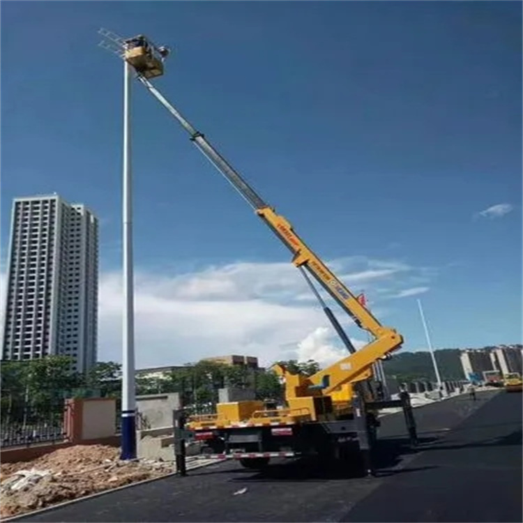 青山维修路灯的曲臂升降车出租