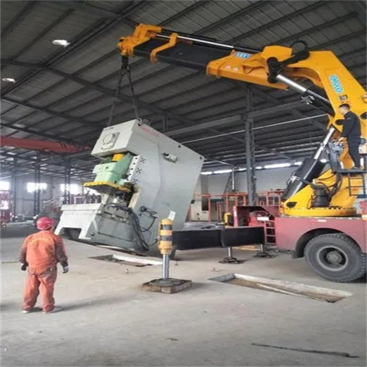 青山80吨折臂吊车出租附近电话