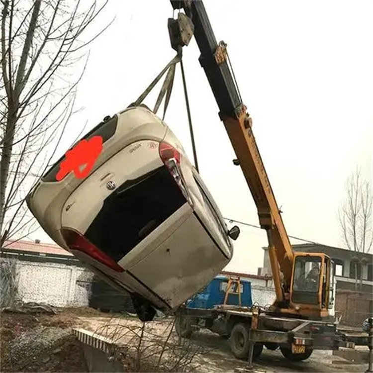 青山随时待命，吊车24小时道路救援服务全解析