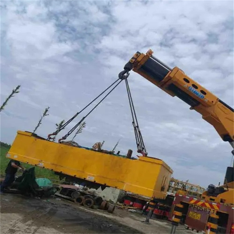 青山随车吊吊集装箱怎么吊