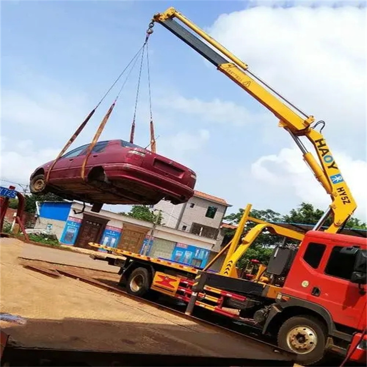 青山吊车吊汽车的正确方法